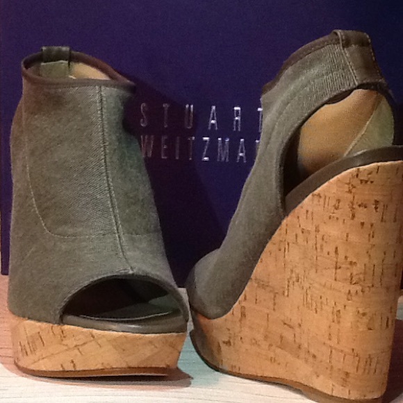 Luxurious wedges from Stuart weitzmann