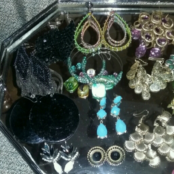 Earrings & Rings Bundle - Picture 2 of 3