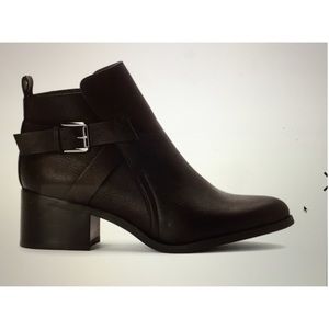 MIA Nahira black boots