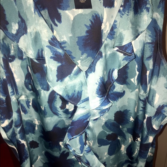 Blue/green sleeveless blouse