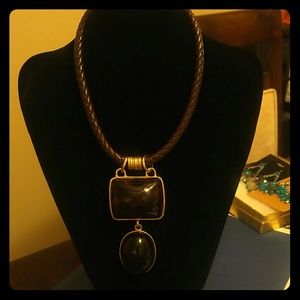 Beautiful brown Pendant Neclace