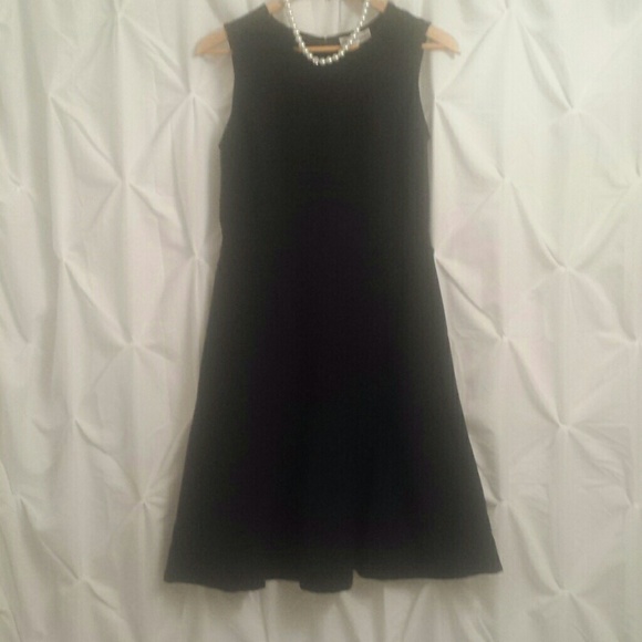 Sleeveless Black A-line Dress