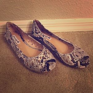 American Eagle Peep toe "snake skin" flats