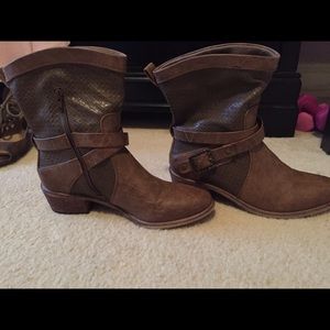 Brown short boots