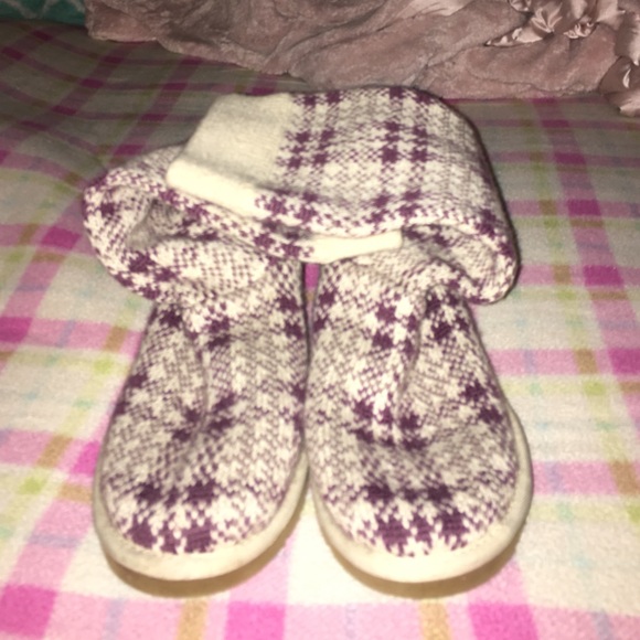 Burgundy and Cream Knitted Uggs - Picture 1 of 3