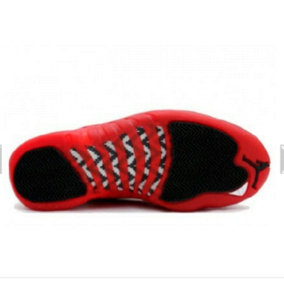 Jordan 12 cherry - Picture 2 of 3