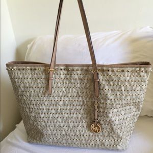 DO NOT BUYMichael Kors Studded Jet Set Tote Medium