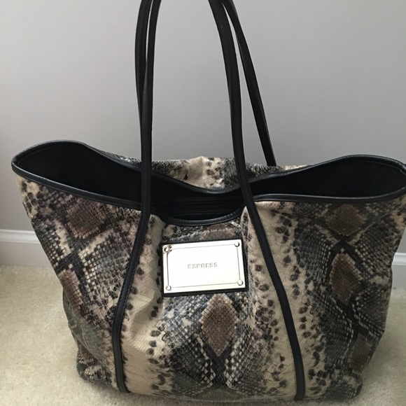 Express shoulder bag
