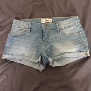 ABERCROMBIE SHORTS SIZE 0