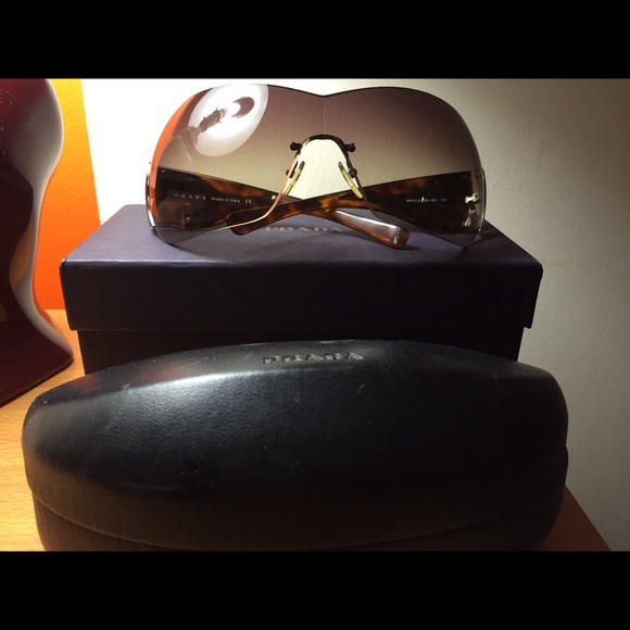 Prada sunglasses SPR 51G 2BU-6S1 -unisex