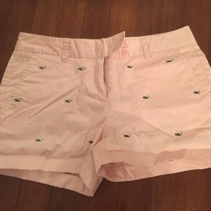 Pink vineyardvines chino shorts with whale design