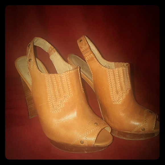 Tan Jessica Simpson spring/summer heels 6.5
