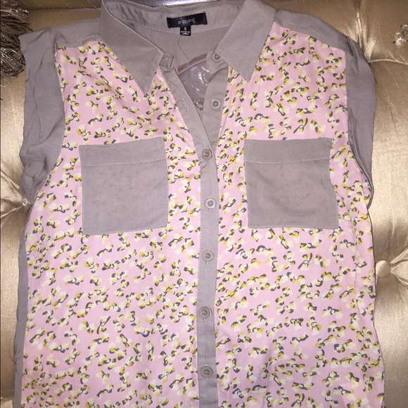 Grey & pink blouse w/yellow bows