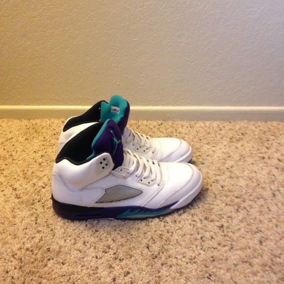 Jordan 5's grapes White blue and purple