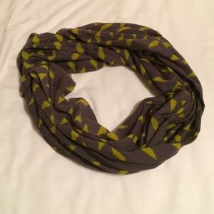 Patterned light scarf