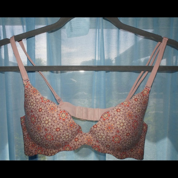 VS secret embrace pushup bra
