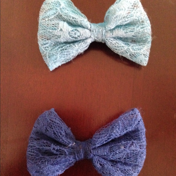 ❌SOLD❌Two blue and light blue bows
