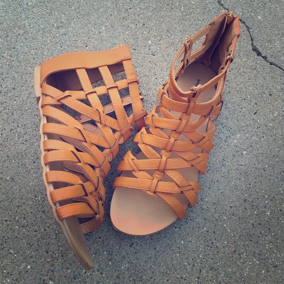 Sandals - Picture 1 of 4