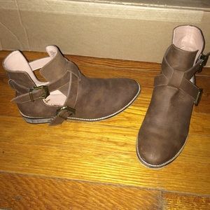 American eagle outfitters brown, short booties