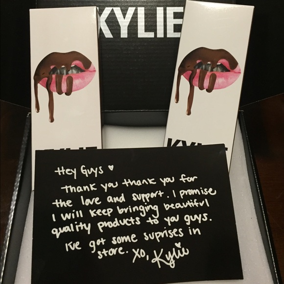 Kylie lipkit - Picture 1 of 2