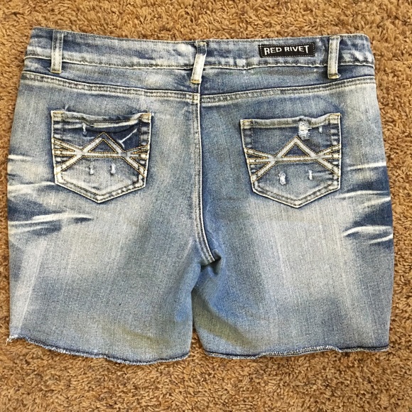 🚫SOLD🚫Distressed Denim Shorts - Picture 2 of 4