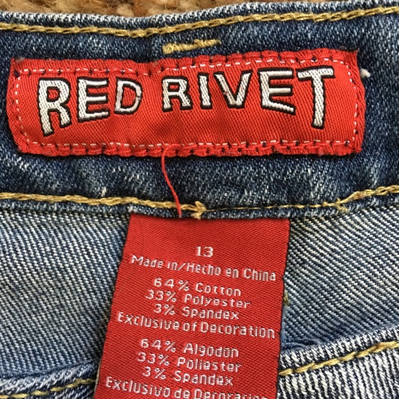 🚫SOLD🚫Distressed Denim Shorts - Picture 4 of 4