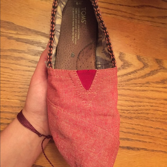Women's Toms - Picture 2 of 4