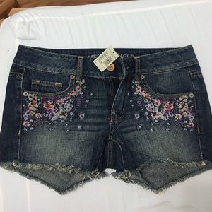 American Eagle Floral Medium wash denim shorts