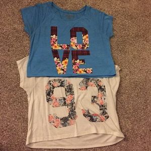 2 crop tops