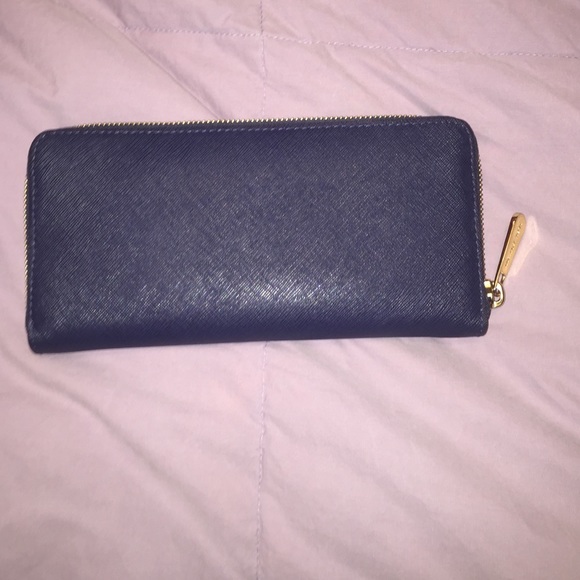 Michael Kors Wallet - Picture 2 of 3