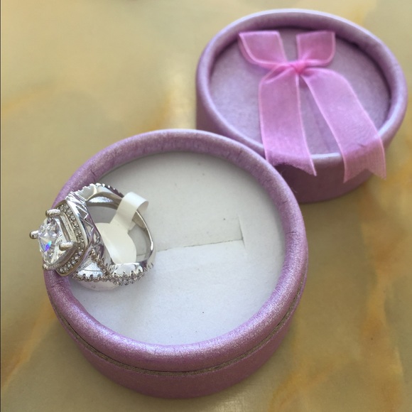 new real silver ring - Picture 2 of 3