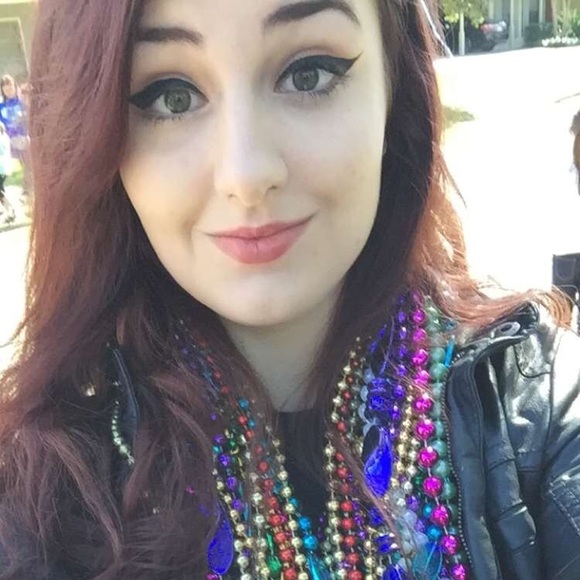 Meet your Posher, Brittney - Picture 2 of 4