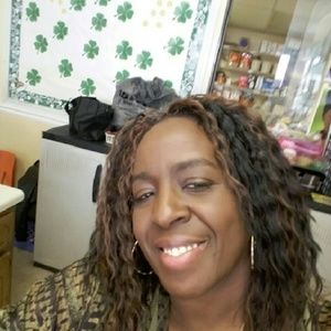 Meet your Posher, Beverly