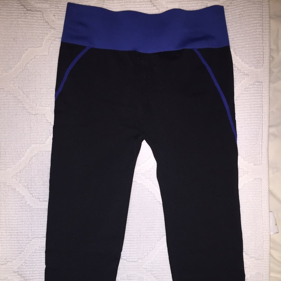 Electric Yoga Capri with Royal Blue Stitching - Picture 3 of 4