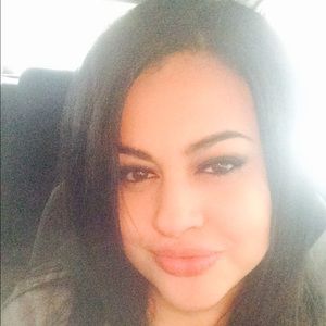 Meet your Posher, Ana