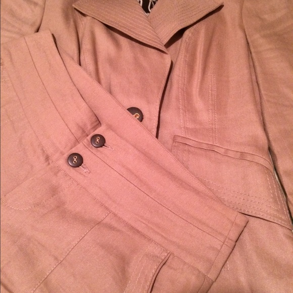 Bebe Sexy Modern Linen suit.  TALL. 36 inseam - Picture 3 of 4