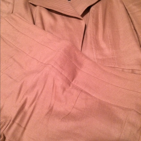 Bebe Sexy Modern Linen suit.  TALL. 36 inseam - Picture 4 of 4