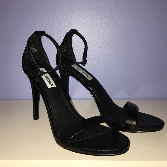 Ankle strap sandal heels 👠