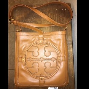 TORY BURCH, CROSS BODY, SIDE PURSE, TAN