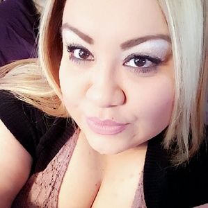 Meet your Posher, Corina