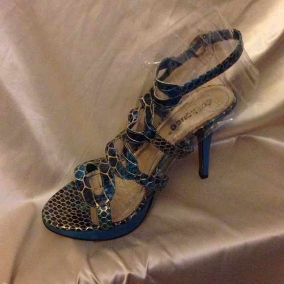 Dollhouse blue and gold Heels