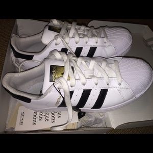Adidas superstar tennis shoes