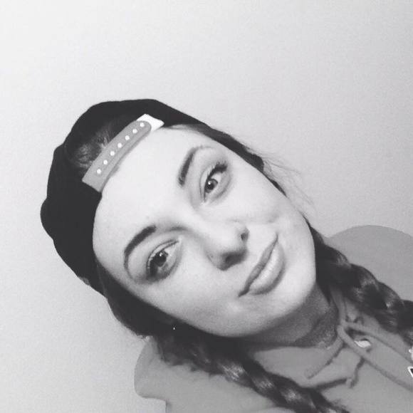 Meet your Posher, Katru