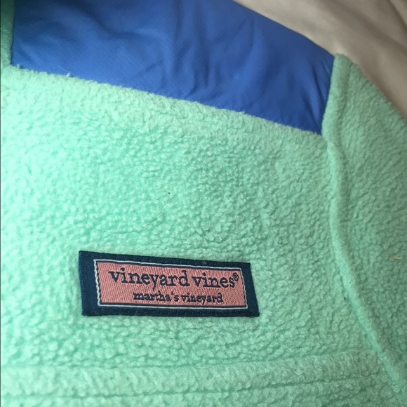 Real Vinyard Vines Fleece - Picture 2 of 4