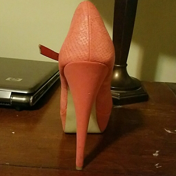 Shoes - Picture 2 of 3