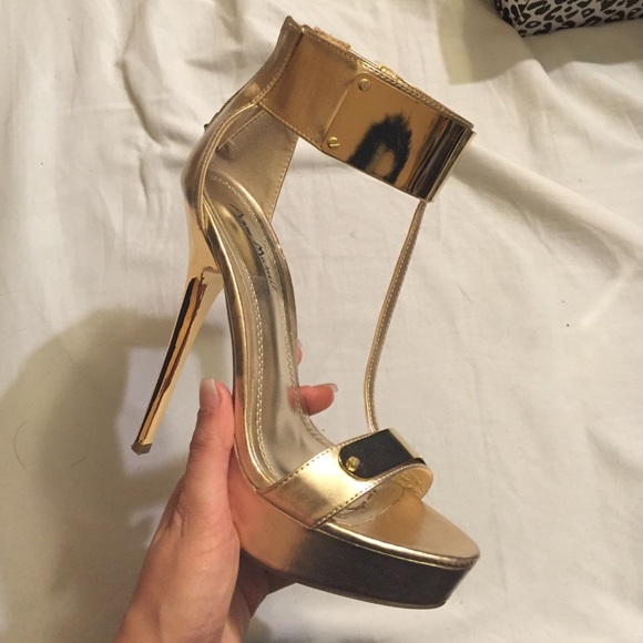 Anne Michelle chrome gold stiletto heels pumps