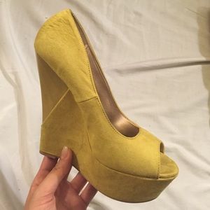 Qupid new lime green wood wedges heels size 7