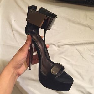 Anne Michelle stiletto chrome black heels 7