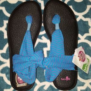 Blue Sanuk Yoga Sandals