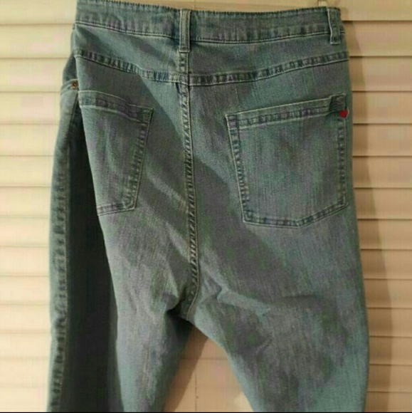 ❤ NWOT Woman's Light Denim Capris Size 24W ❤ - Picture 4 of 4